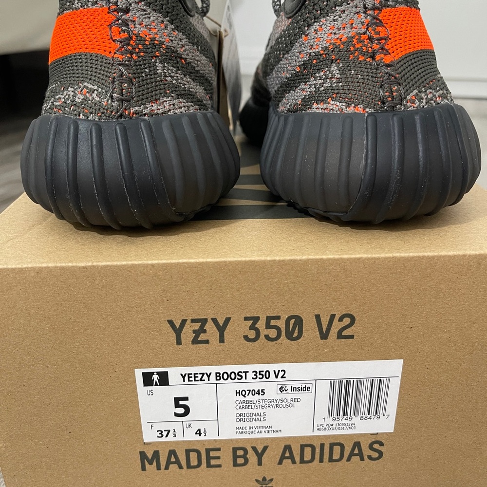 Yeezy Boost 350 V2 Black and Orange Sneakers - Picture 4 of 4